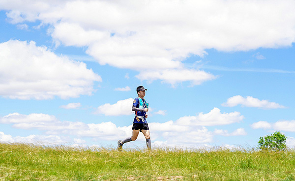 Race in Inner Mongolia Autonomous Region Draws More Than 400 Runners from Abroad