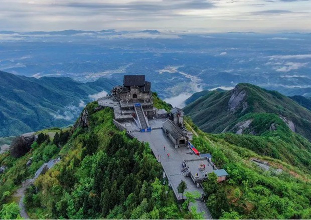 “声”入山地——五岳独秀，中华寿岳