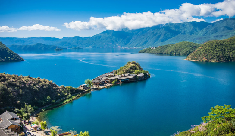 Yunnan | Lugu Lake | The most beautiful tourist season