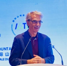 伯纳德·德巴尔比厄<br />Bernard Debarbieux