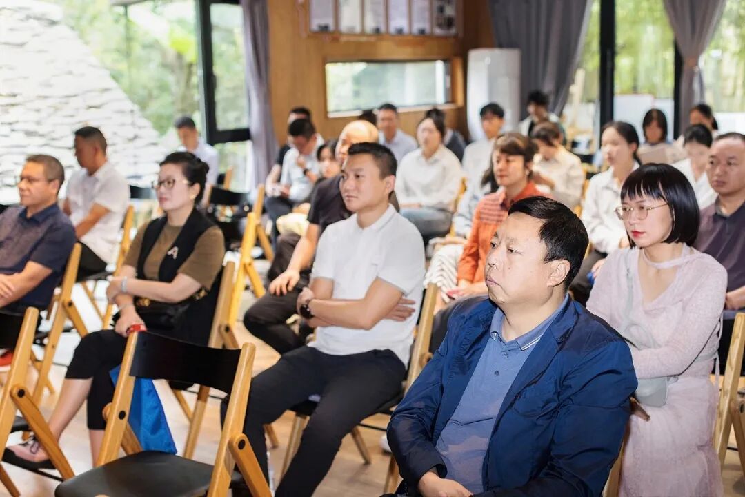 c8c839b5b6494e0c8bd5706865a5a906.jpg 图片