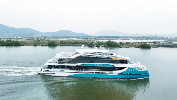 海南旅投首艘旅游客船“海旅01”号成功试航
