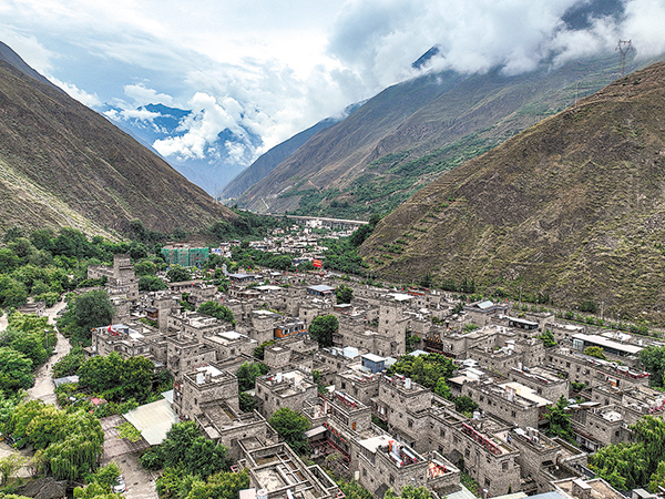 Tourism revives millennia-old Qiang village