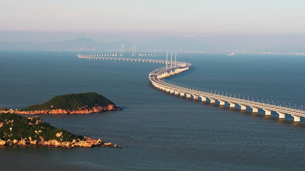 Hong Kong-Zhuhai-Macao Bridge starts trial operation for group tours
