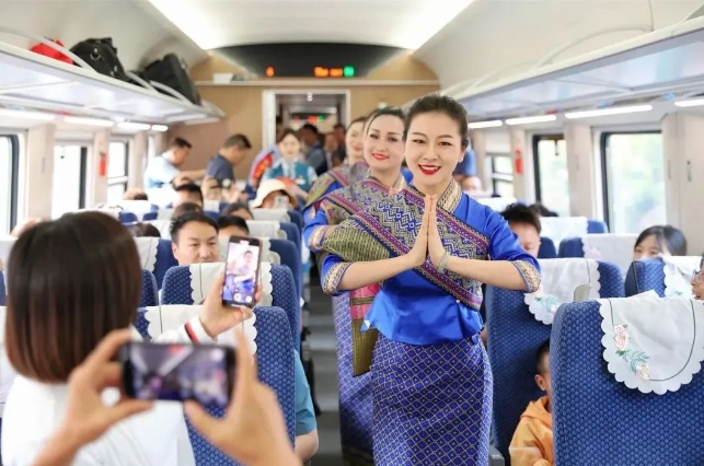 China-Laos train a big hit among tourists