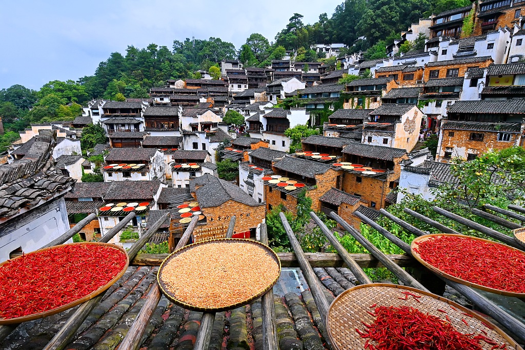 Huangling autumn sundry: A picturesque folk custom