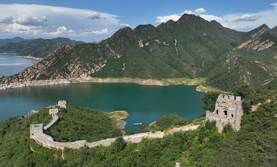 Early autumn scenery of the Great Wall in Hebei