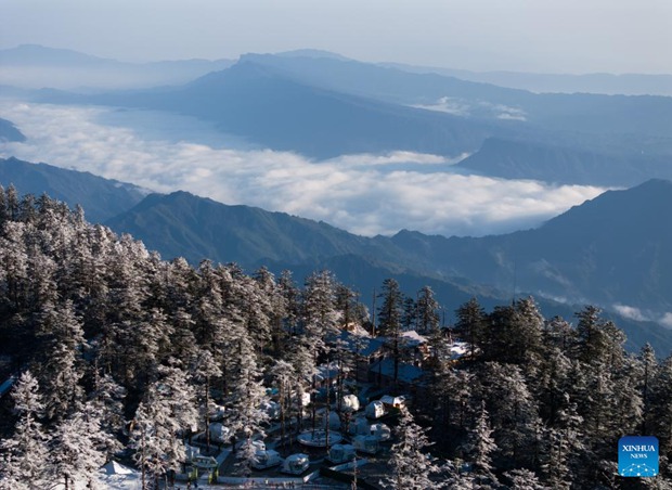 Scenery of Wawu Mountain in China