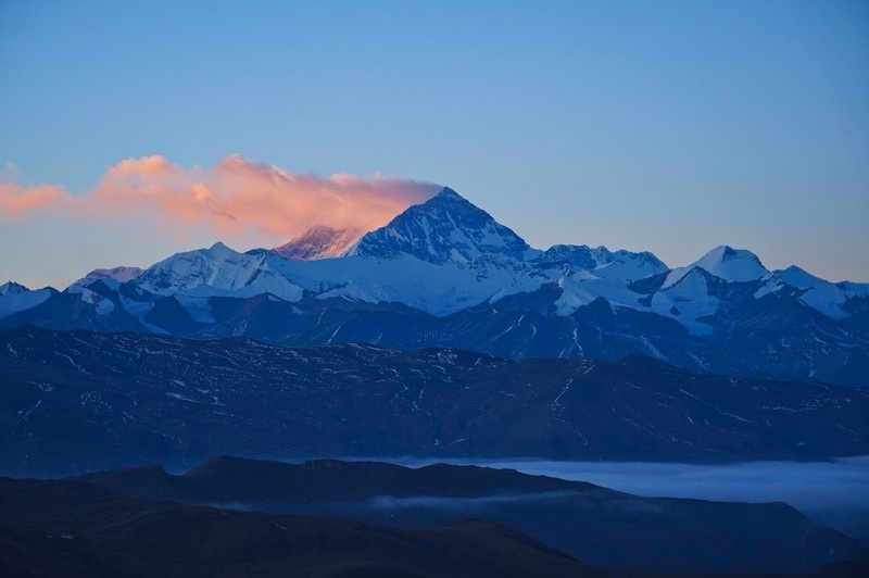 【玩转山地】西藏日喀则 喜马拉雅山脉现云海风光