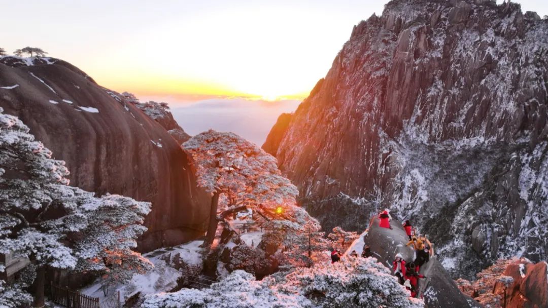 Mount Huangshan Tourism Group was selected into the city