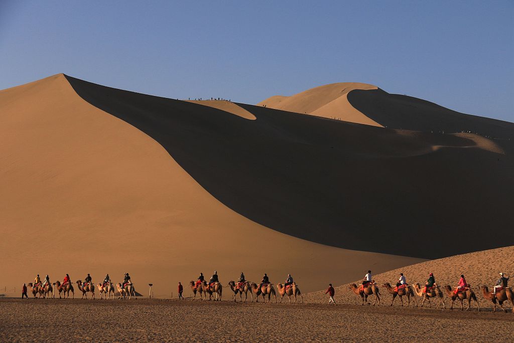 Magic of Dunhuang draws millions to Gansu desert