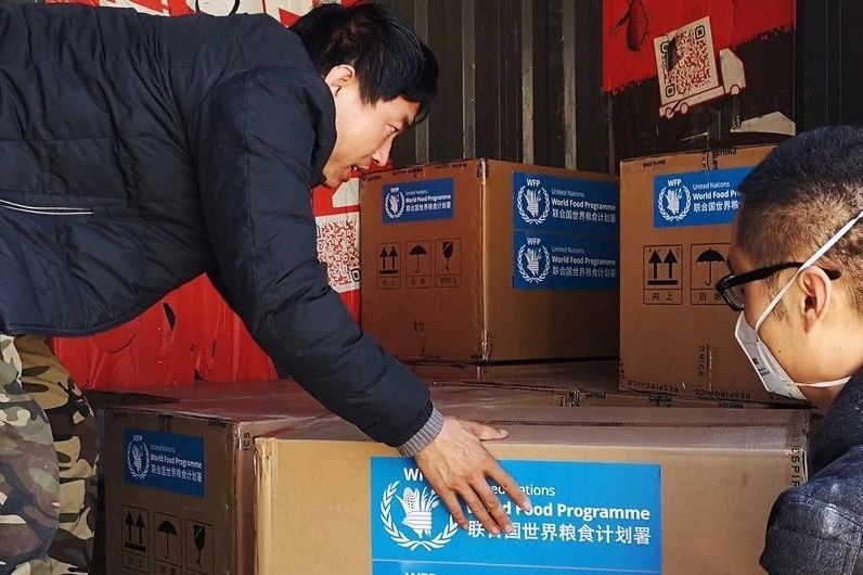  何亚非专访：各国应携手抗疫