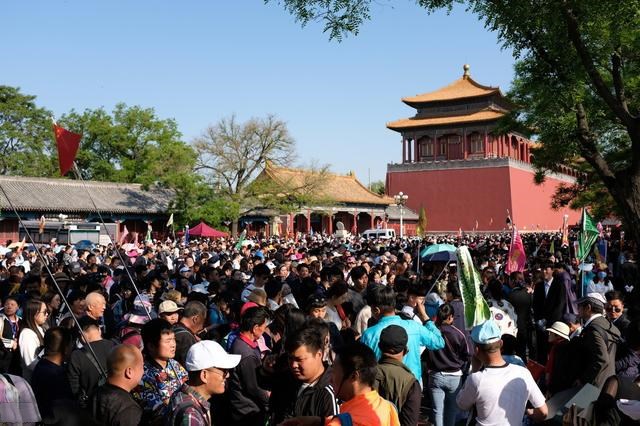 May Day holiday brings back tourism in China but with a few tweaks