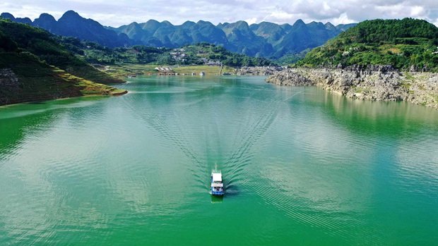 Stunning summer lake scenery in SW China
