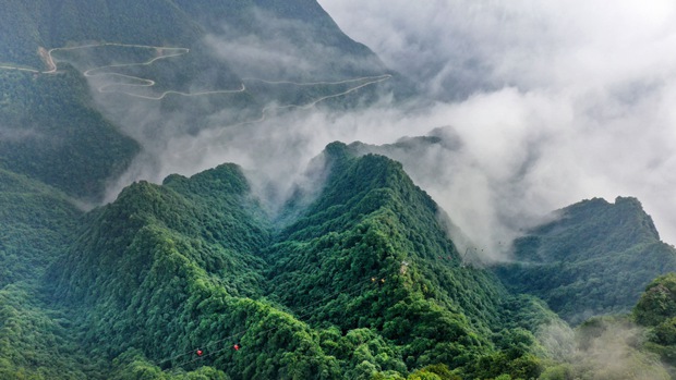 An overview of mist-shrouded Longtoushan scenic spot