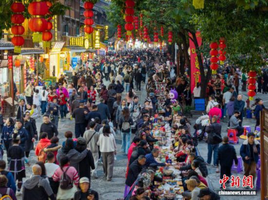 新业态、新场景带来高质量、多样化供给 文旅产业跃动蓬勃发展生机