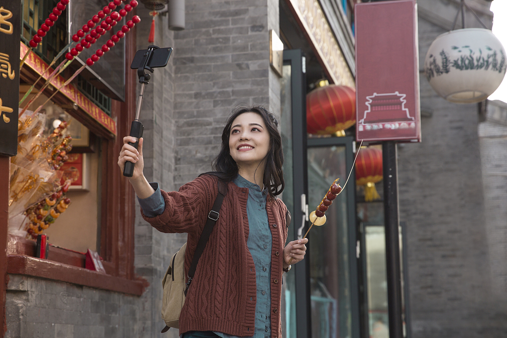Citywalk, a new travel trend for youngsters exploring cultural spots