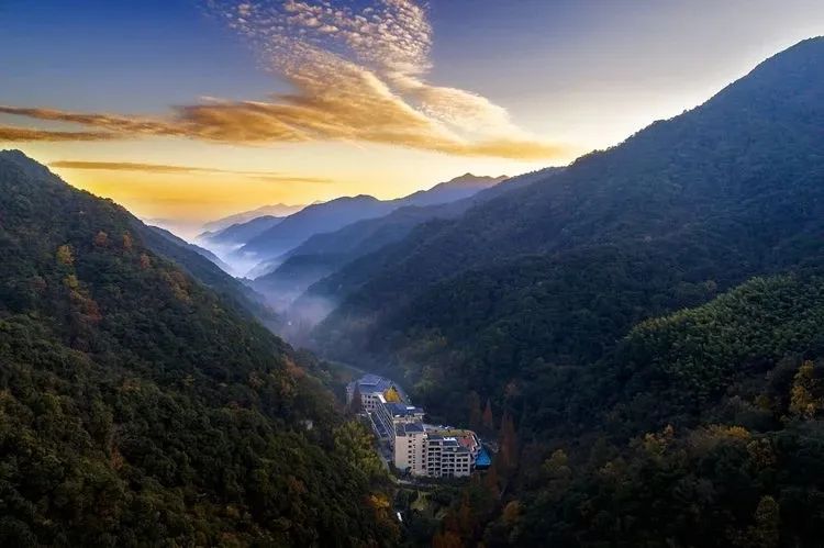 【玩转山地】山环林水，泡汤胜地——这里是天明山